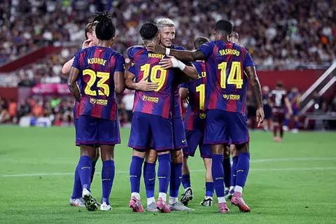 للتعافي بالشكل الأمثل.. ثنائي برشلونة يغيب عن مباراة الفريق الودية 